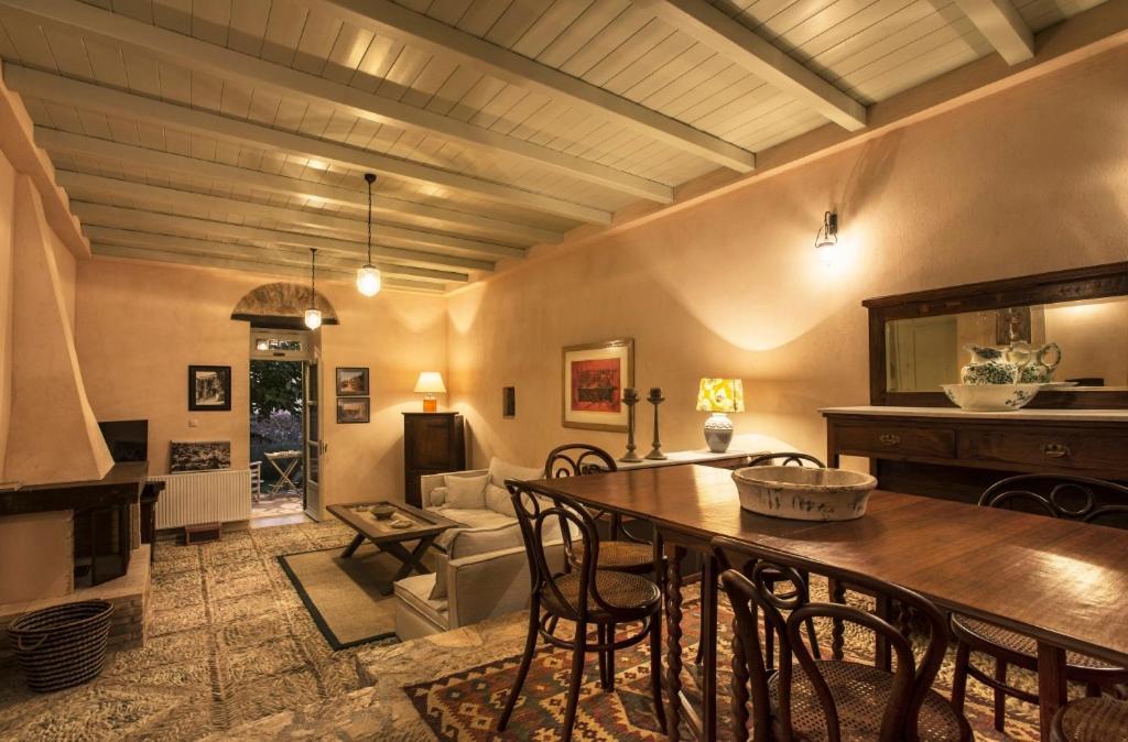 Kyparissia Old Town Lodge With Amazing Sea View Экстерьер фото